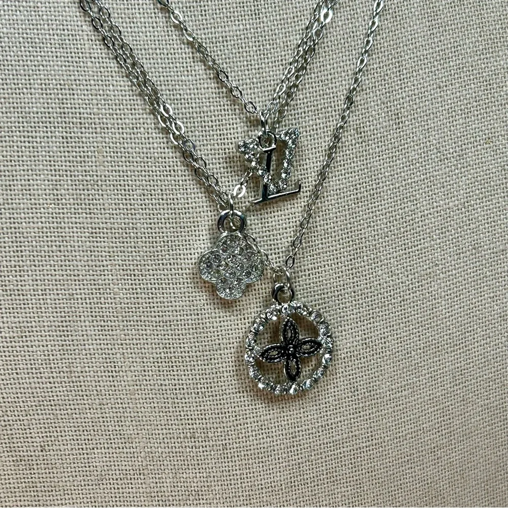 Silver Layered Necklace & Pendant Set